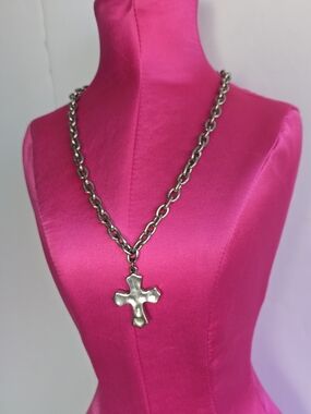 Silver Tone Heavy Cross Pendant Chain Necklace - FAIR